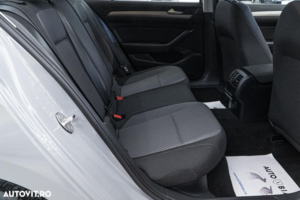 Volkswagen Passat 2.0 TDI DSG Comfortline - 8