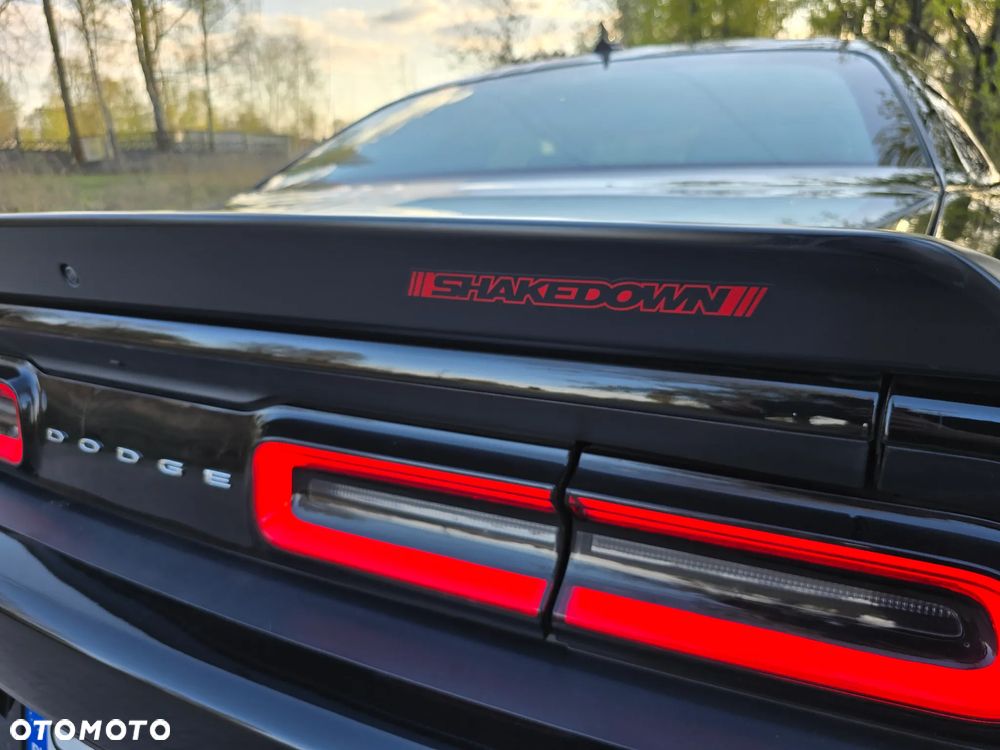 Dodge Challenger ver-6-4-scat-pack-widebody - 36