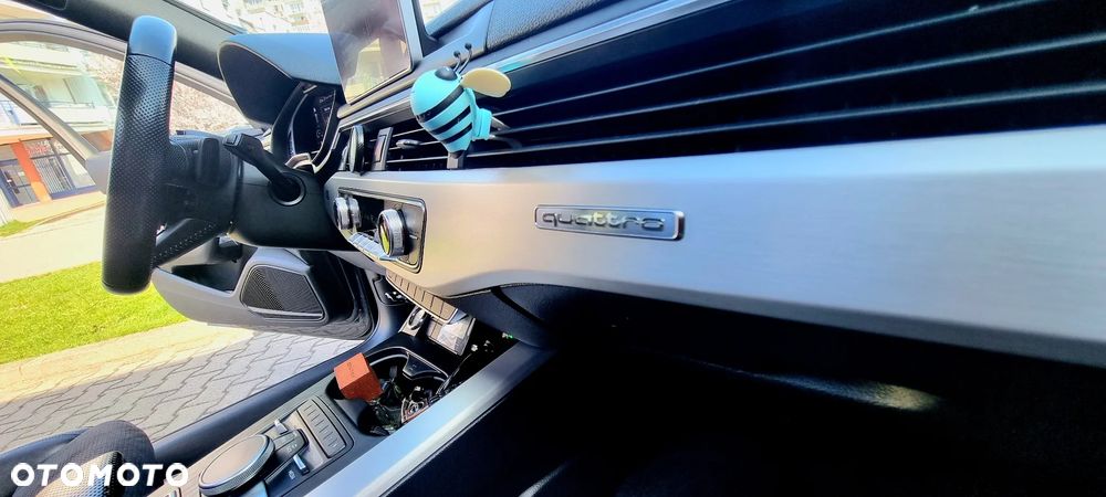 Audi A4 Avant 2.0 TDI Quattro S tronic - 14