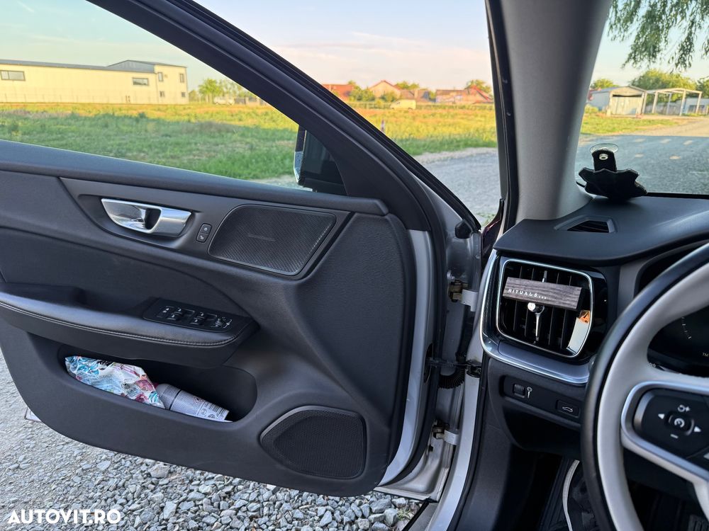 Volvo V60 D3 Momentum - 10