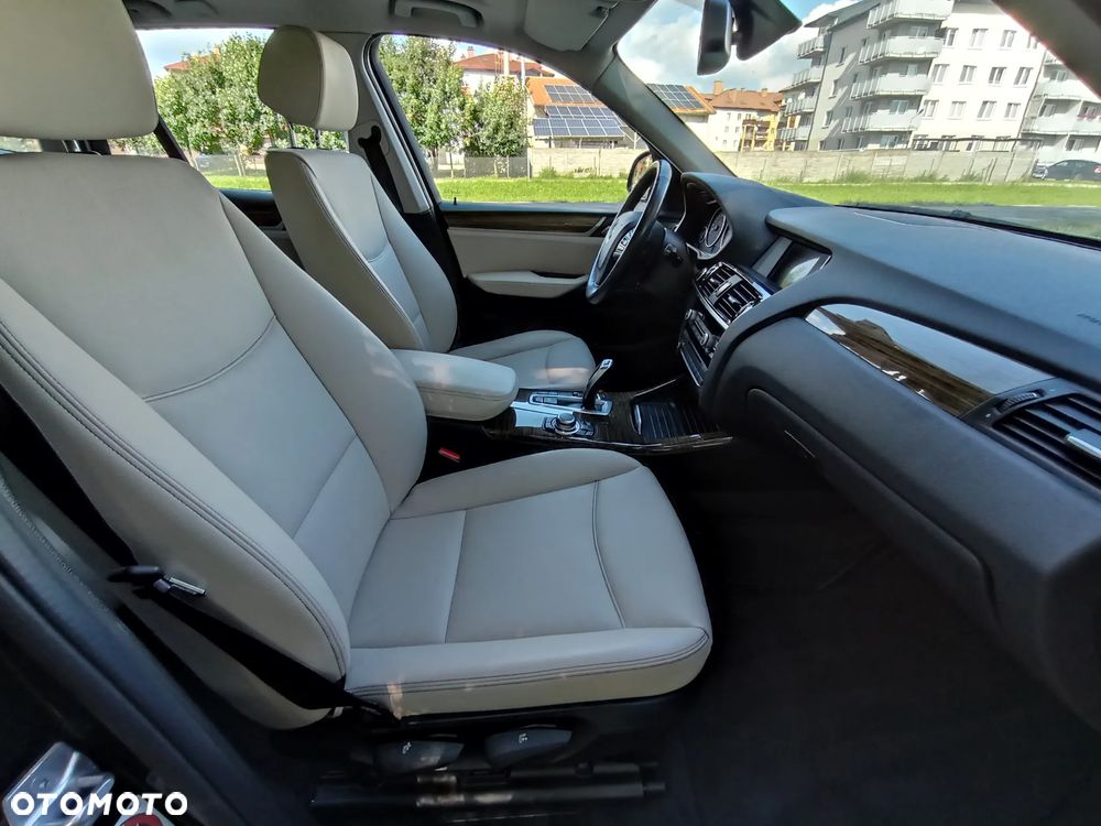 BMW X3 xDrive20i Advantage - 21
