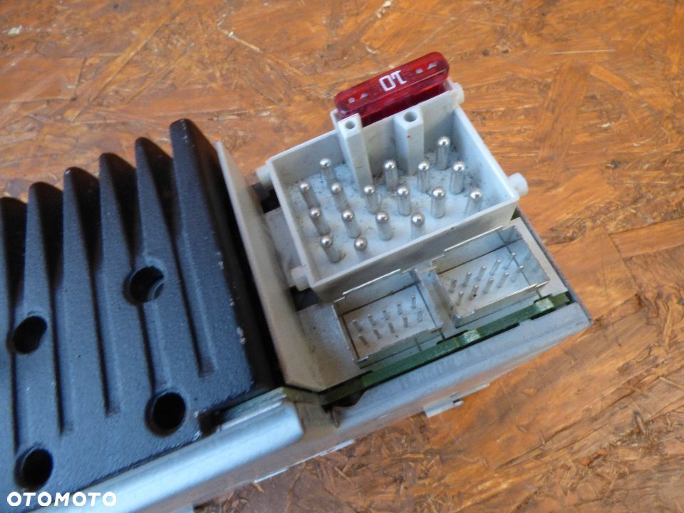 BMW E38  E39 TUNER RADIO BECKER  8386377 - 3