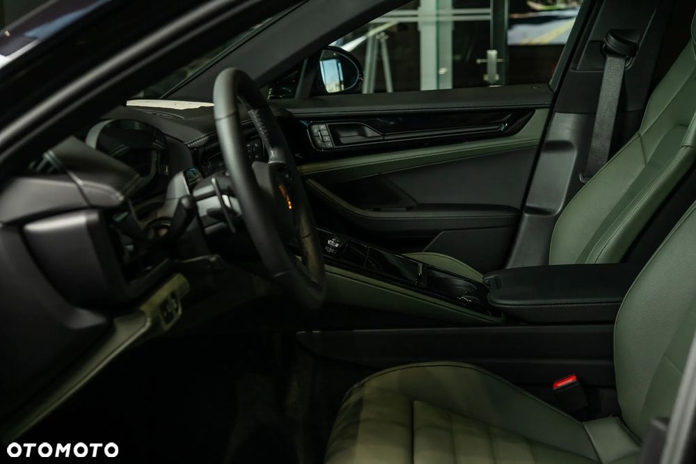 Porsche Panamera 4 - 24