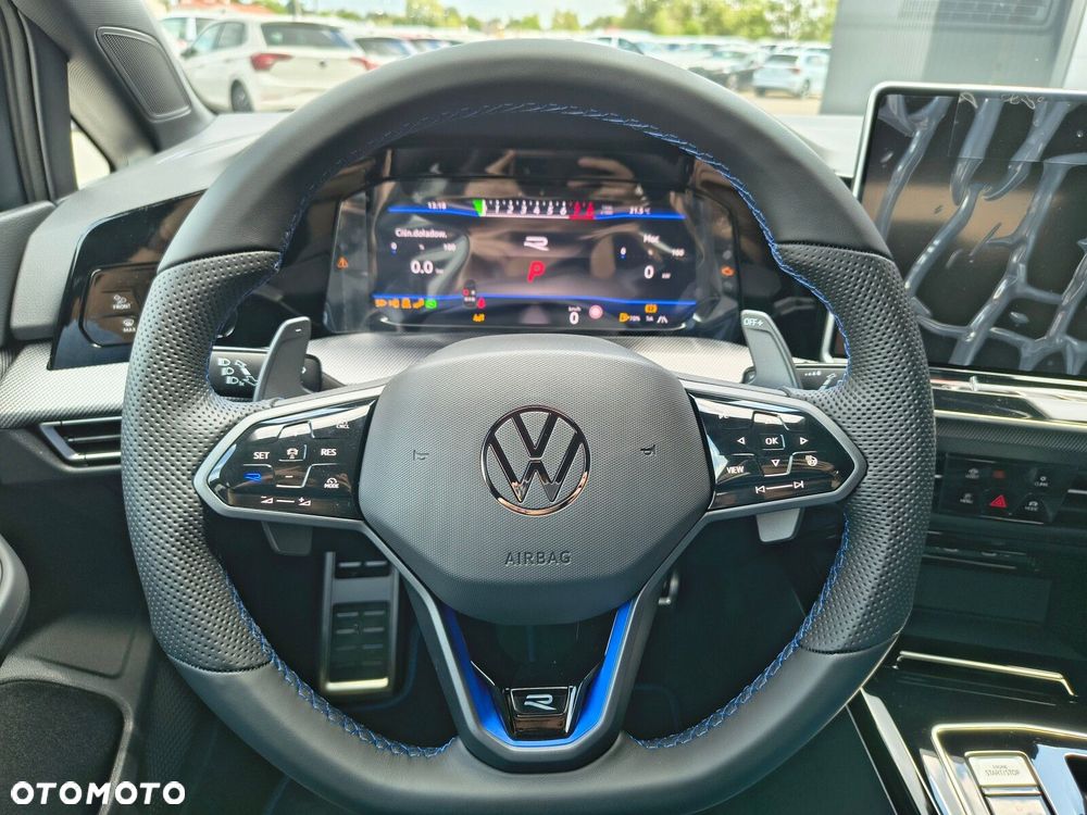 Volkswagen Golf - 16