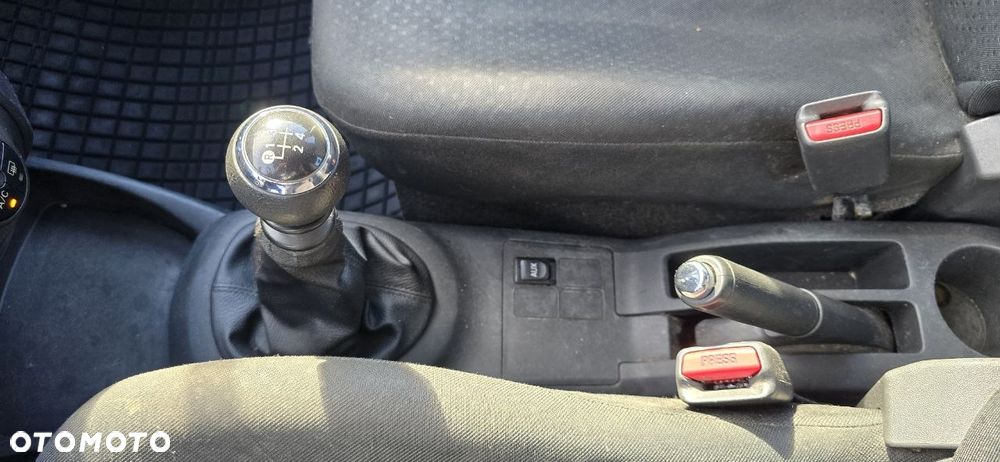 Toyota Yaris 1.4 D-4D Luna - 27
