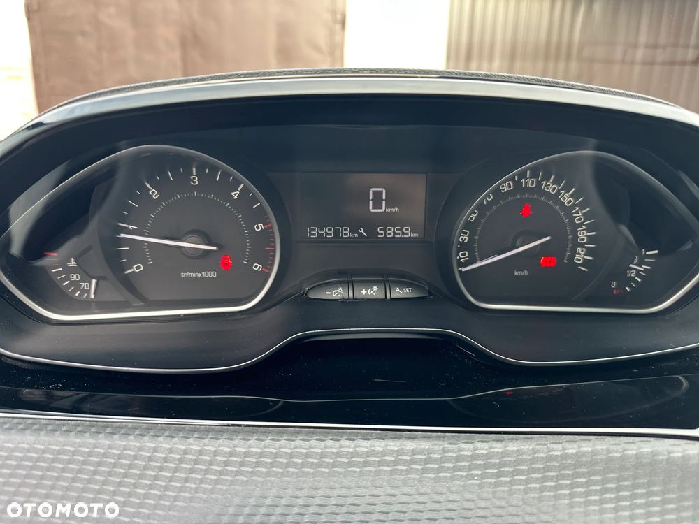 Peugeot 2008 - 13