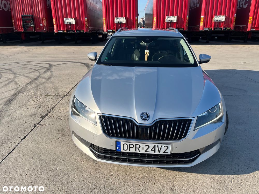 Skoda Superb 2.0 TDI L&K DSG - 18
