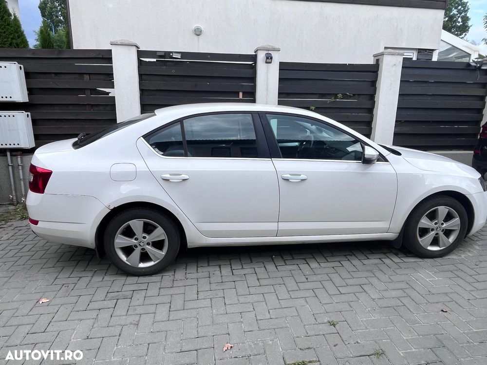 Skoda Octavia 1.4 TSI ACTIVE - 9