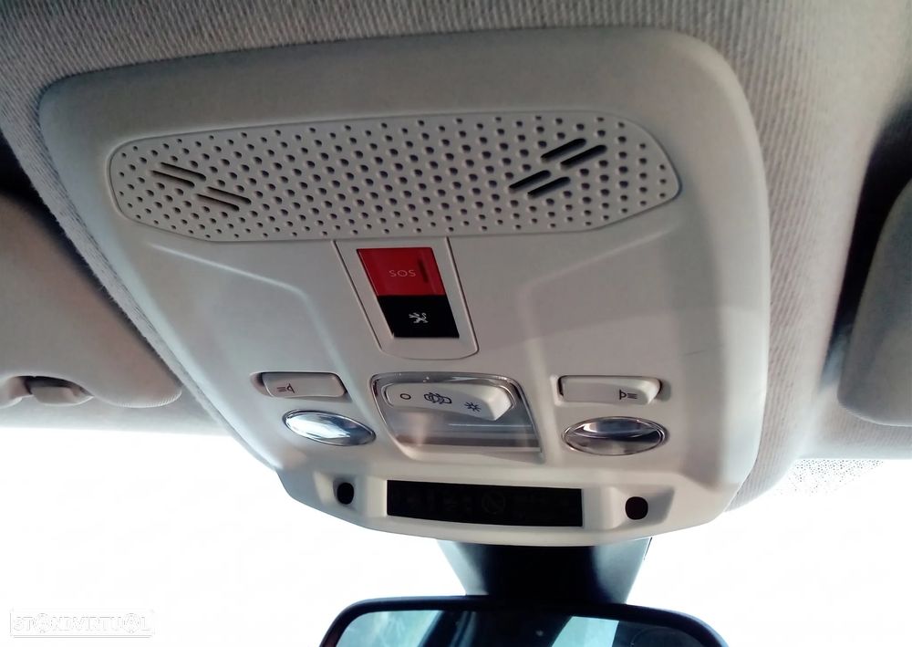 Peugeot 208 PureTech 100 Allure - 8