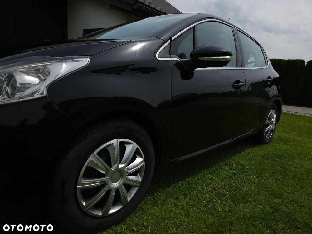 Peugeot 208 1.2 VTi Allure - 3