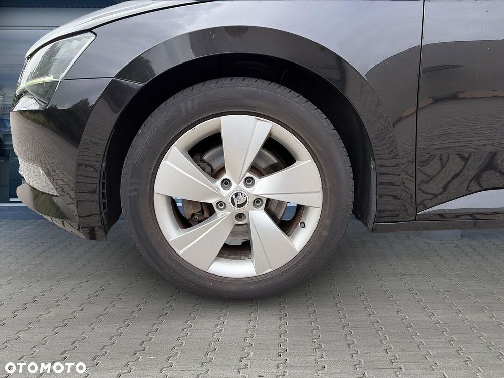 Skoda Superb 2.0 TDI Style DSG - 27