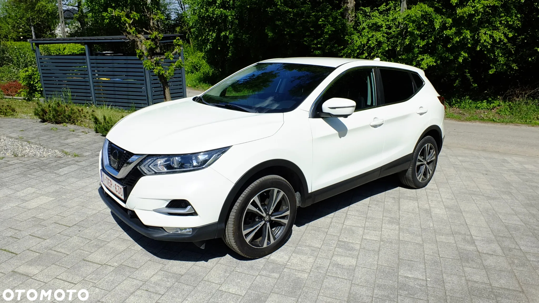 Nissan Qashqai 1.2 DIG-T N-Connecta EU6 - 10