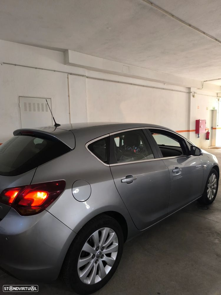 Opel Astra 1.7 CDTi Cosmo - 4
