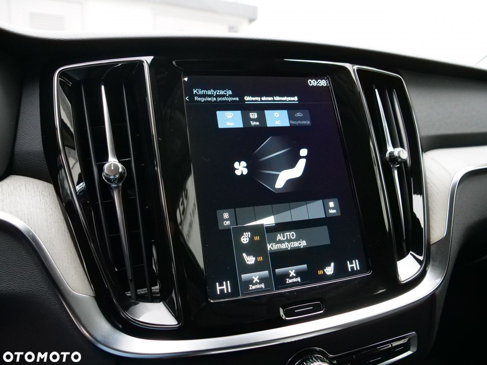 Volvo V60 Cross Country - 24