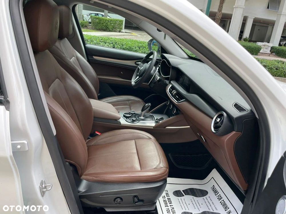 Alfa Romeo Stelvio 2.0 Turbo 16V AT8-Q4 Super - 16
