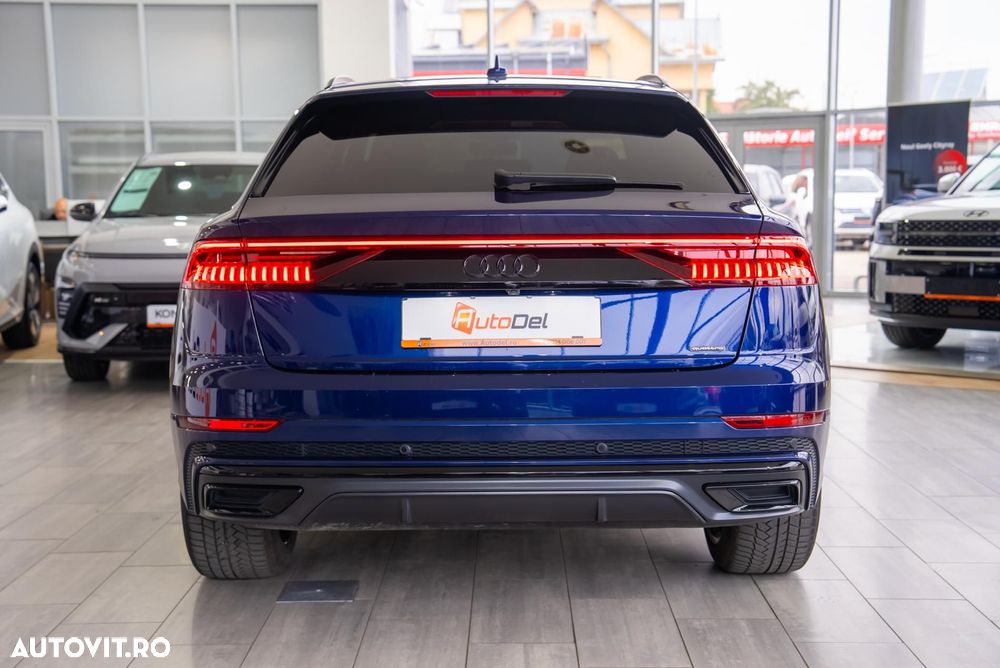 Audi Q8 - 10