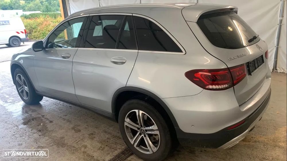 Mercedes-Benz GLC 300 e 4Matic - 3