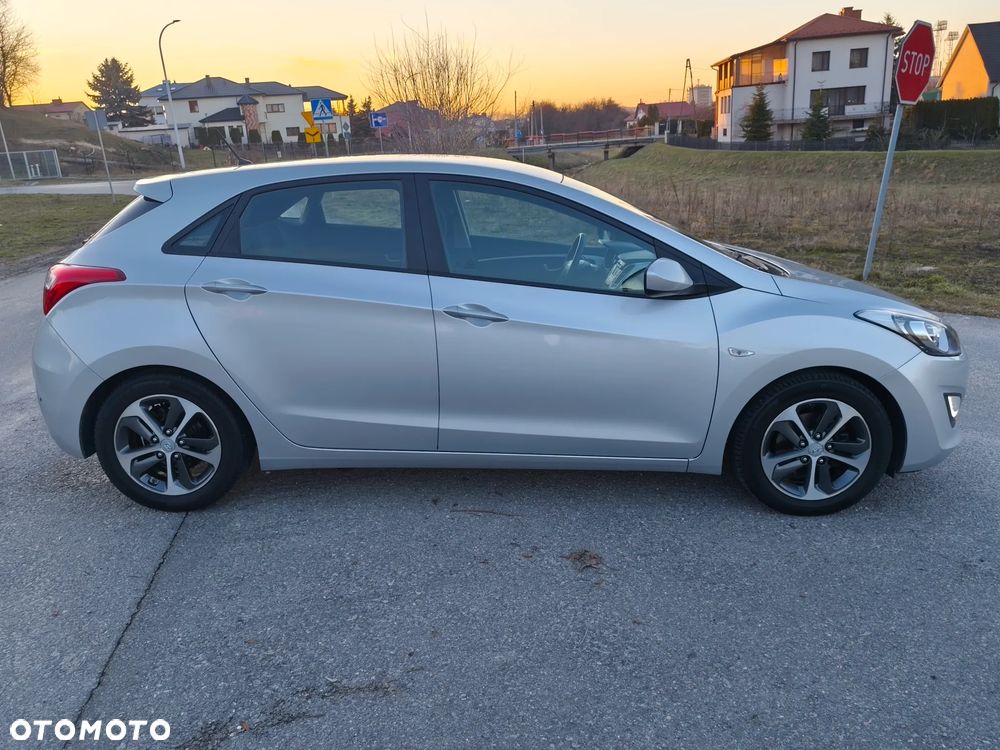 Hyundai i30 blue 1.4 YES Silver - 20