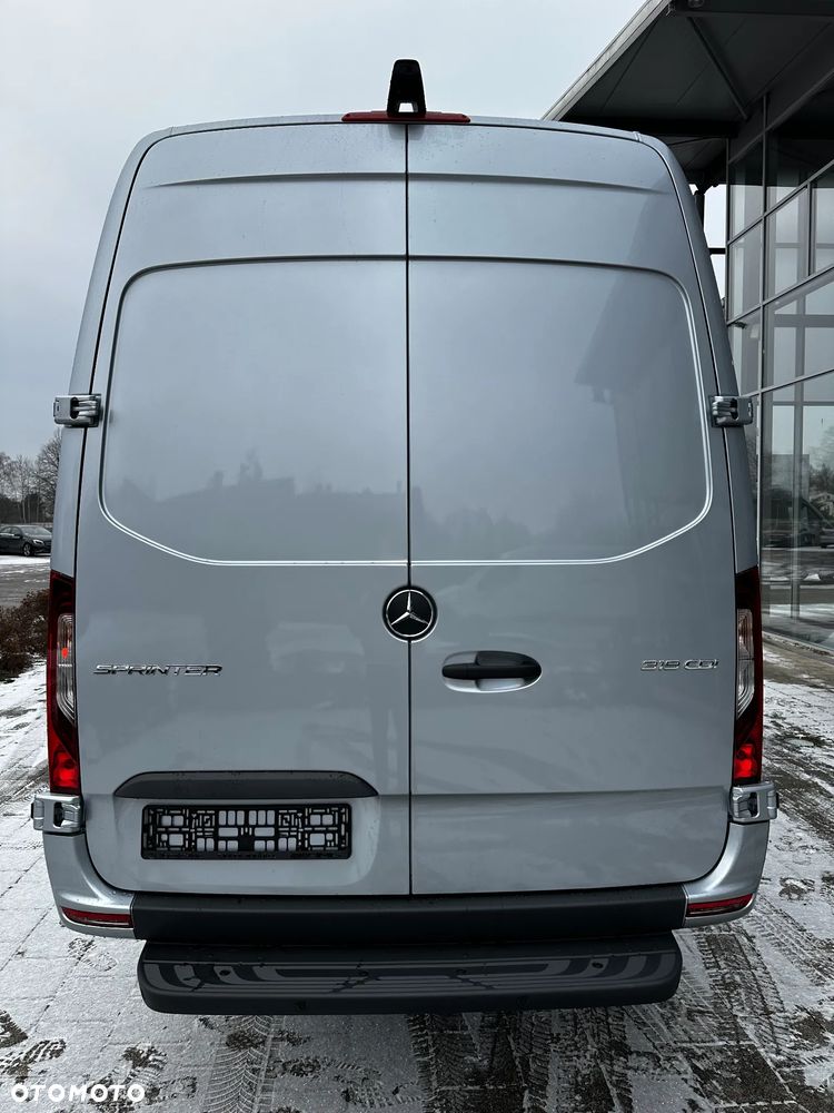 Mercedes-Benz Sprinter 319 CDI Furgon SELECT L3H2 - 4