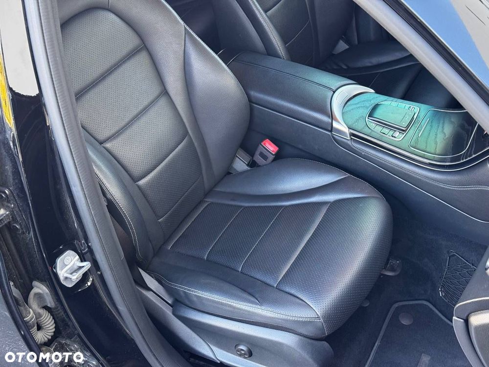 Mercedes-Benz GLC 300 4Matic 9G-TRONIC - 23