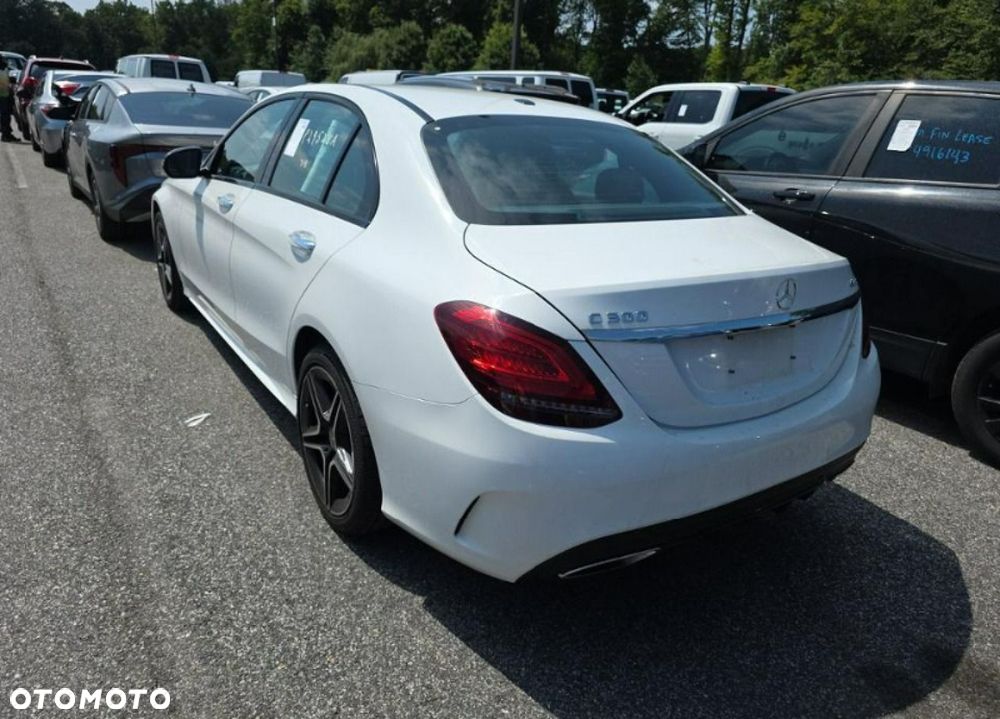 Mercedes-Benz Klasa C 300 4Matic 9G-TRONIC AMG Line - 6