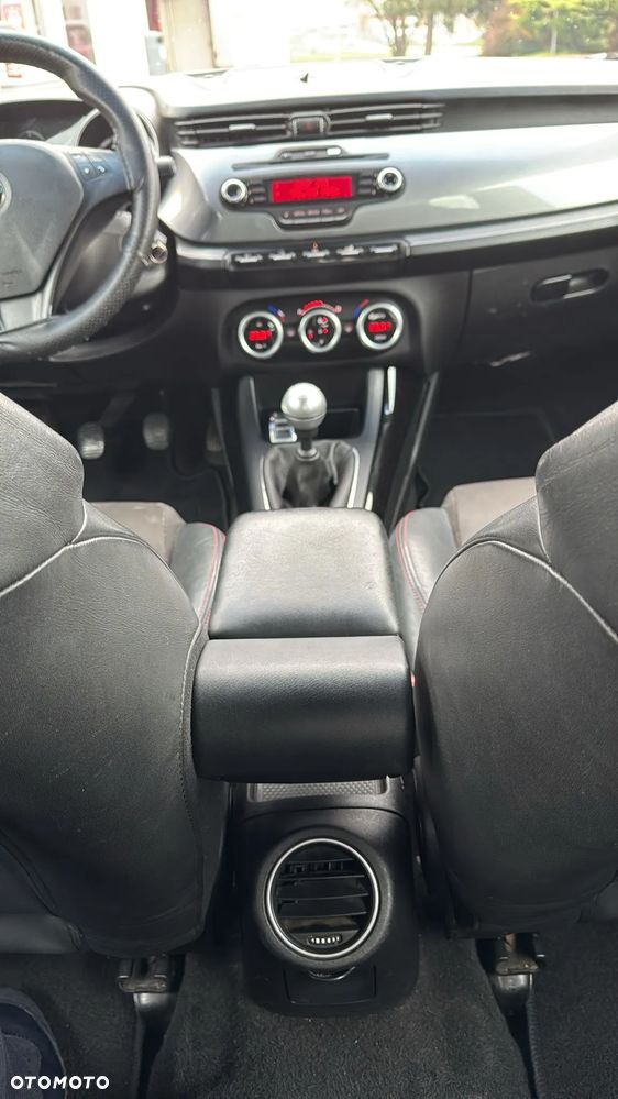 Alfa Romeo Giulietta 2.0 JTDM Distinctive - 28