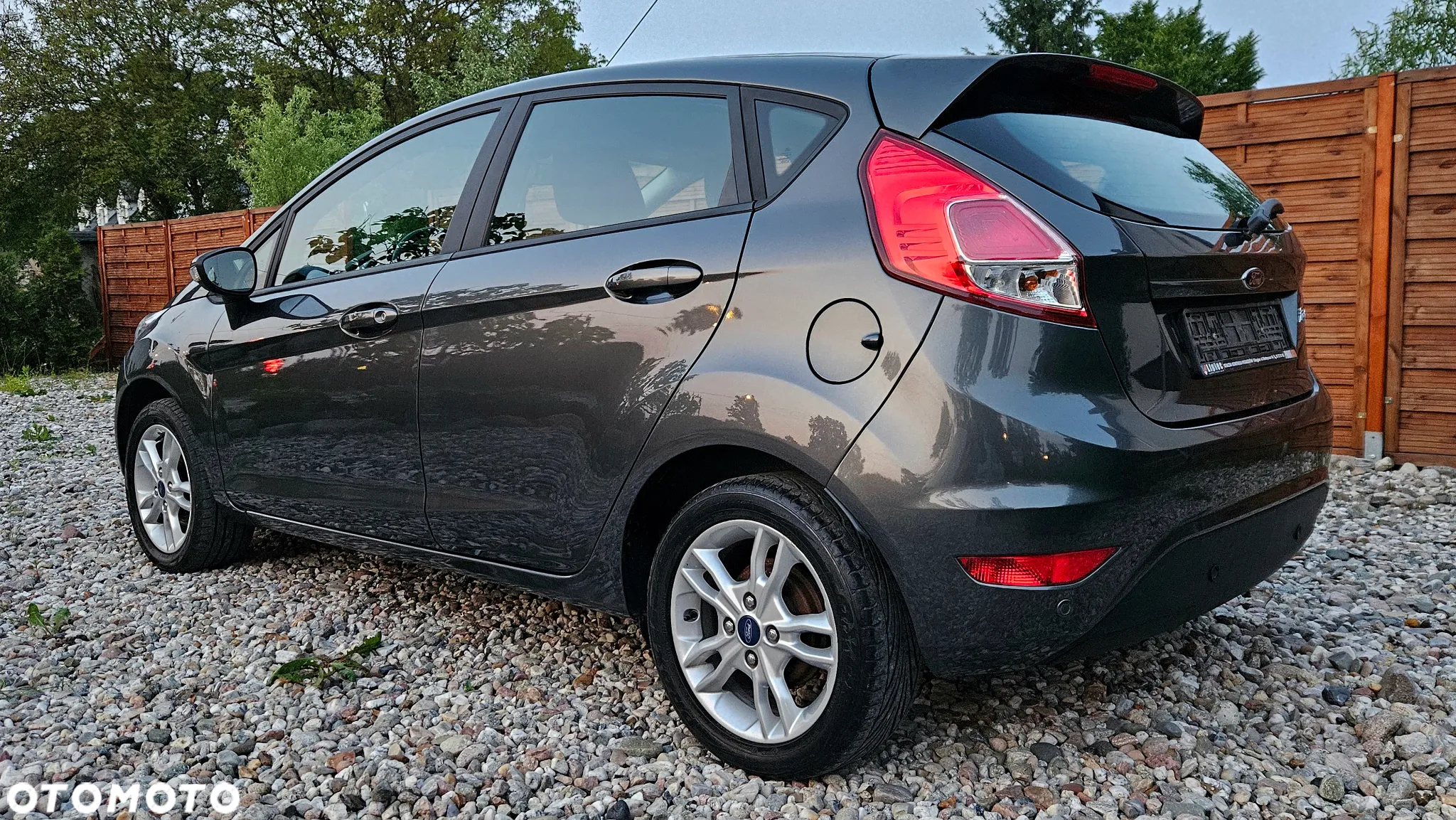 Ford Fiesta 1.0 Champions Edition - 12