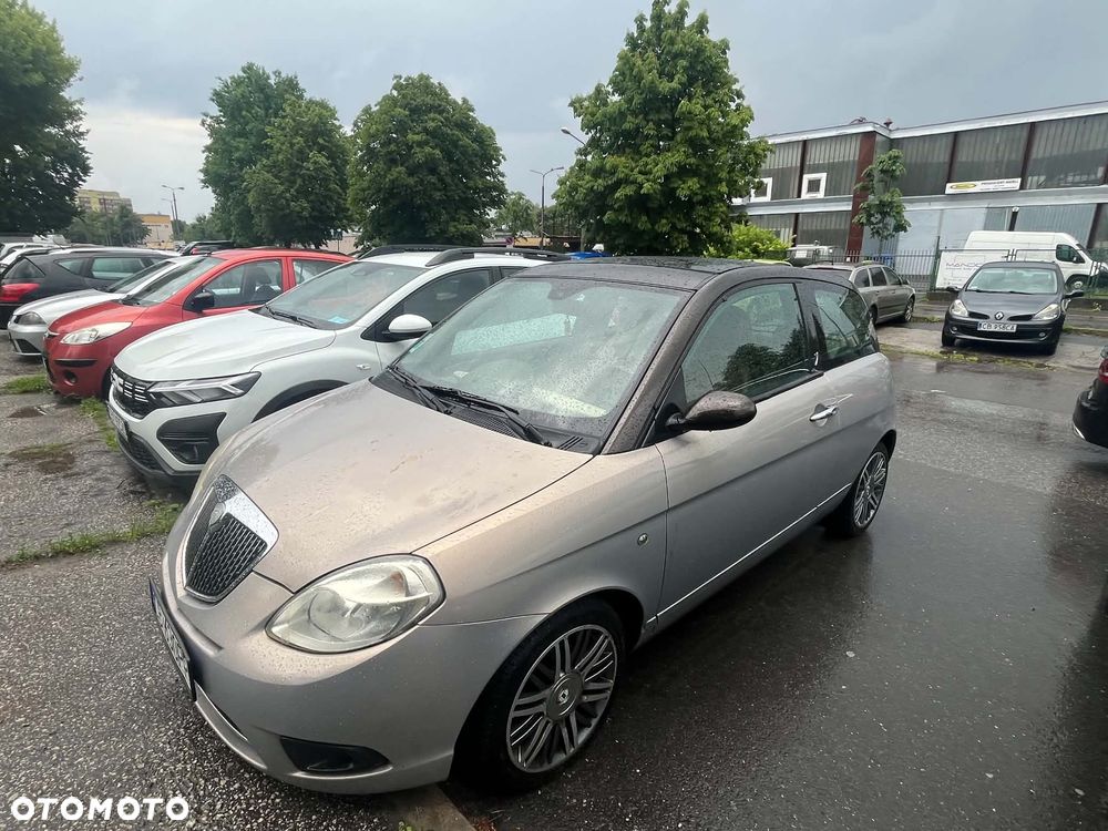 Lancia Ypsilon - 2
