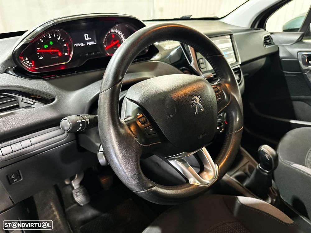 Peugeot 208 1.4 HDi Allure - 19