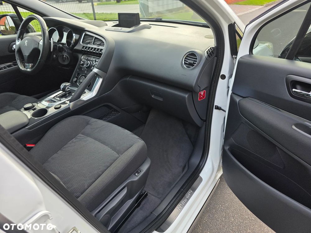 Peugeot 3008 Hybrid4 - 22