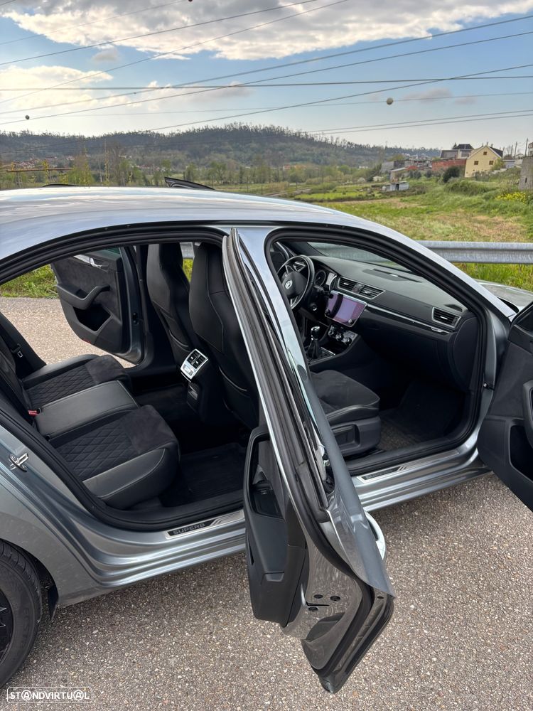 Skoda Superb 2.0 TDI Sportline - 13