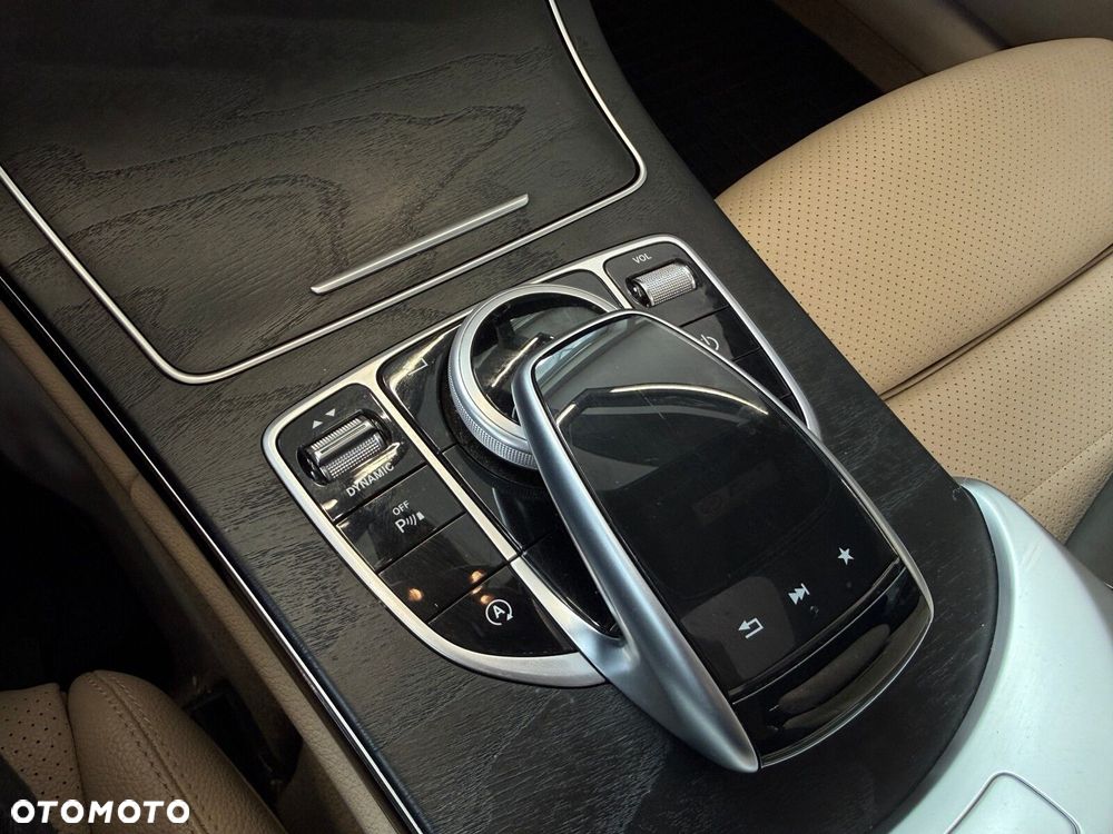 Mercedes-Benz Klasa C - 25