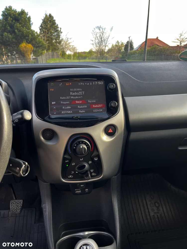 Toyota Aygo x-play touch - 9