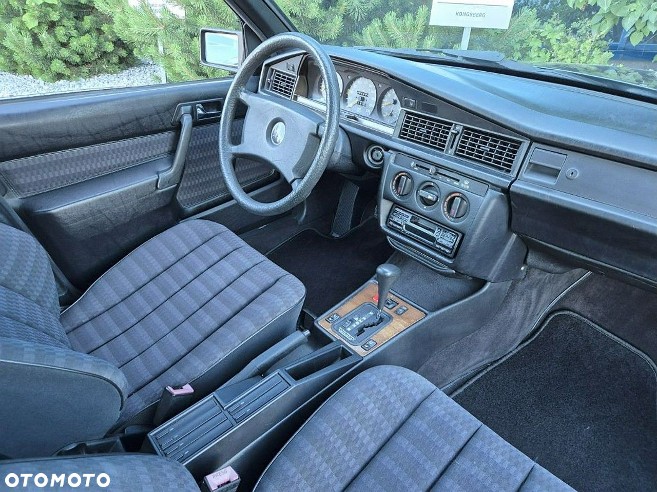 Mercedes-Benz W201 (190) - 24