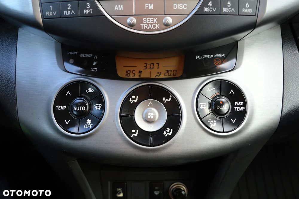 Toyota RAV4 2.0 VVT-i Prestige - 19