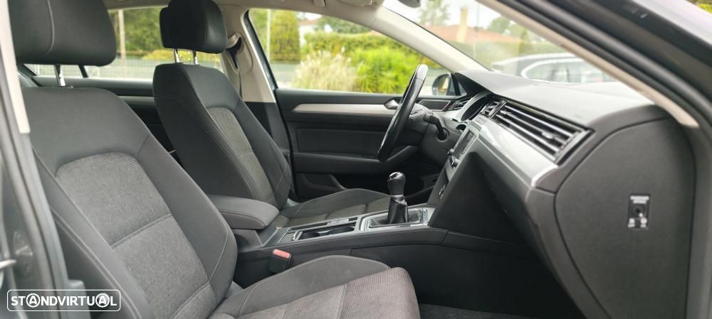 VW Passat 1.6 TDI Confortline - 26