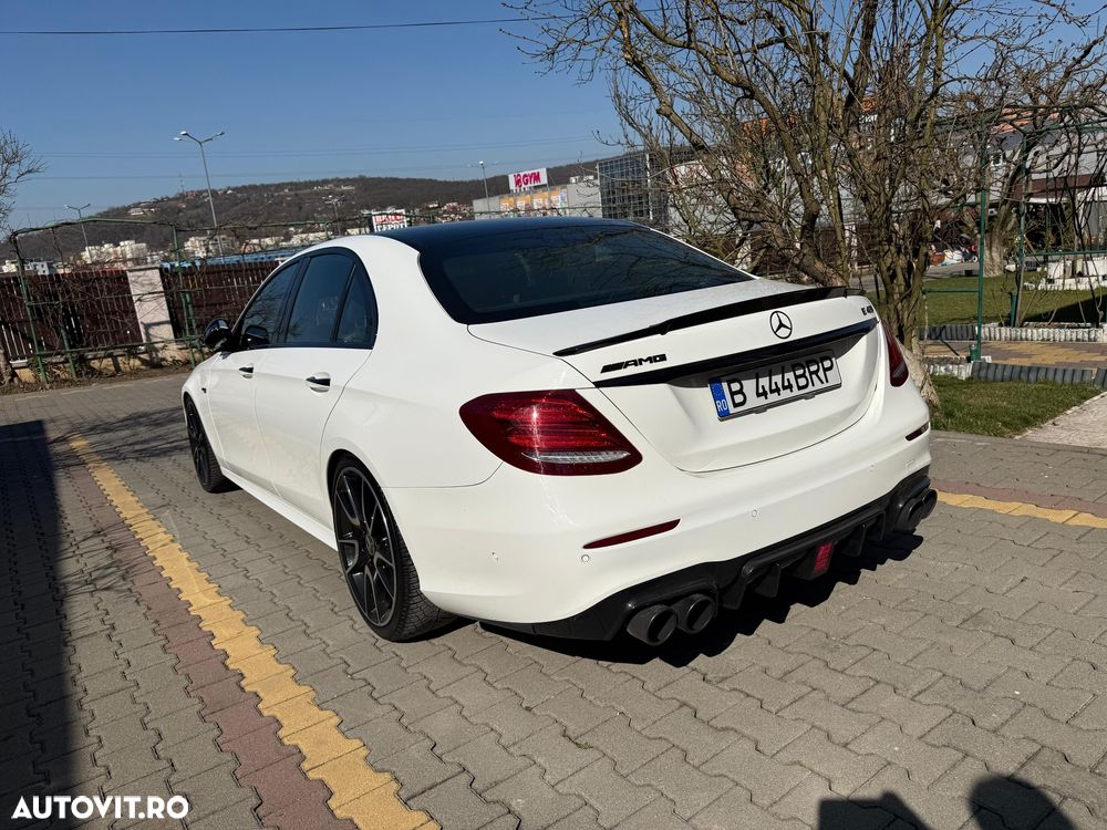 Mercedes-Benz E - 12