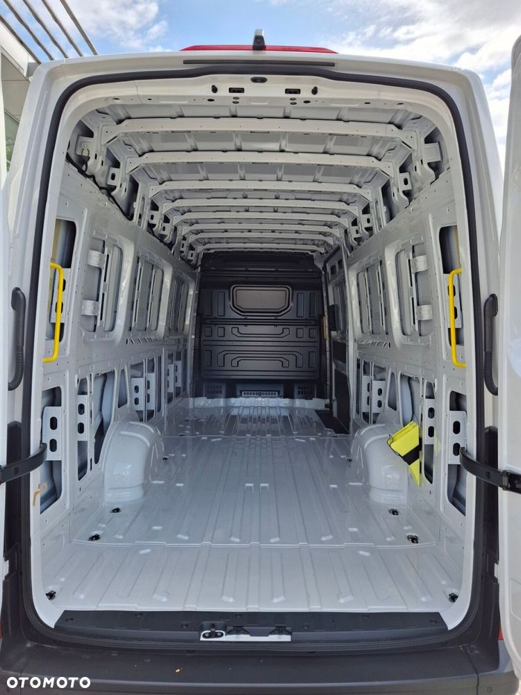Volkswagen Crafter - 12