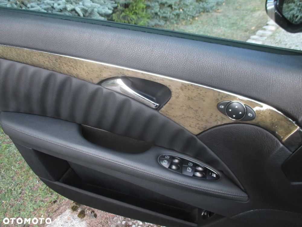 Mercedes-Benz Klasa E 320 CDI Avantgarde DPF Sport Edition AMG - 18