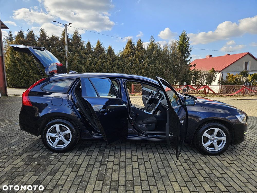 Volvo V60 D4 Momentum - 29