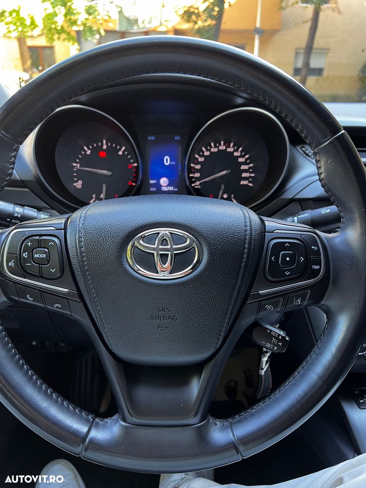 Toyota Avensis 2.0 D-4D Executive - 17