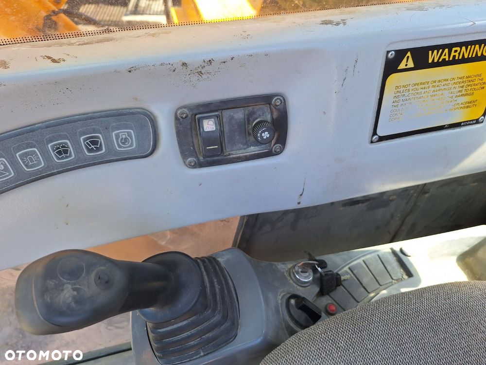 JCB Js 210L - 18