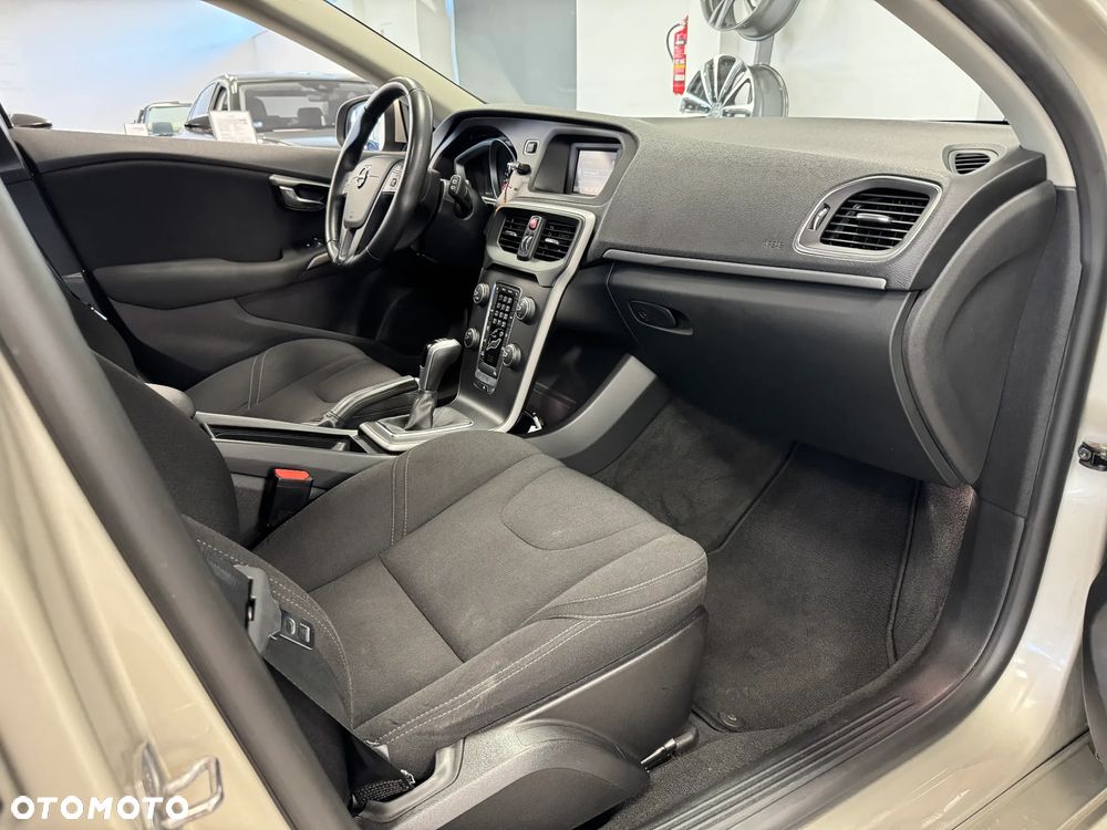 Volvo V40 T3 Drive-E Kinetic - 6