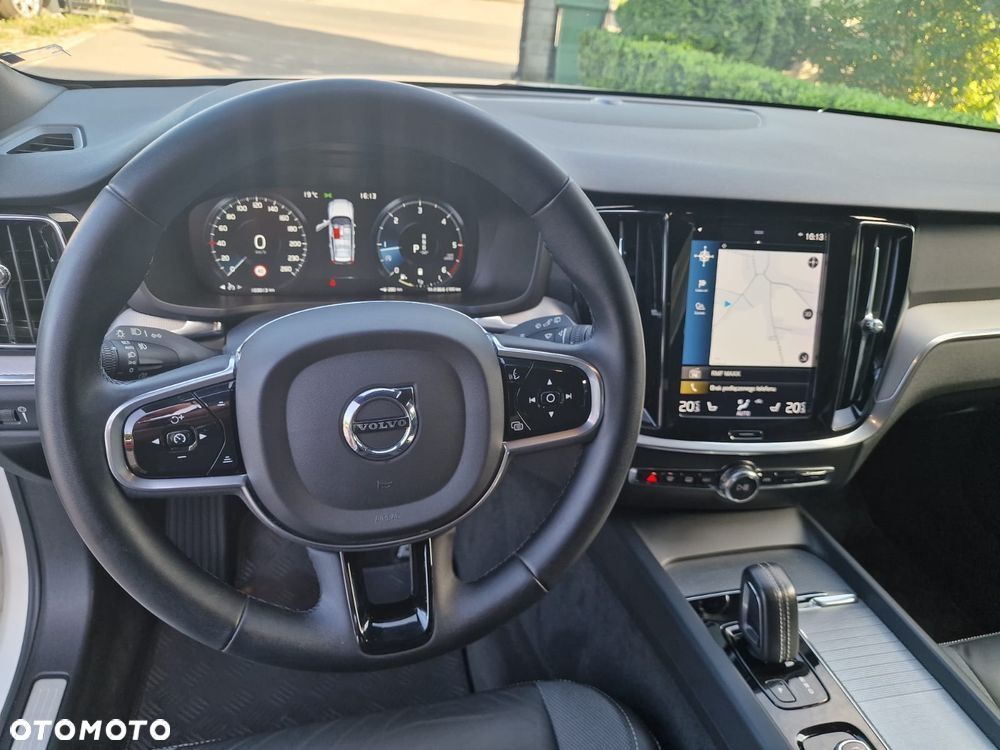 Volvo V60 B4 D Plus Dark - 25