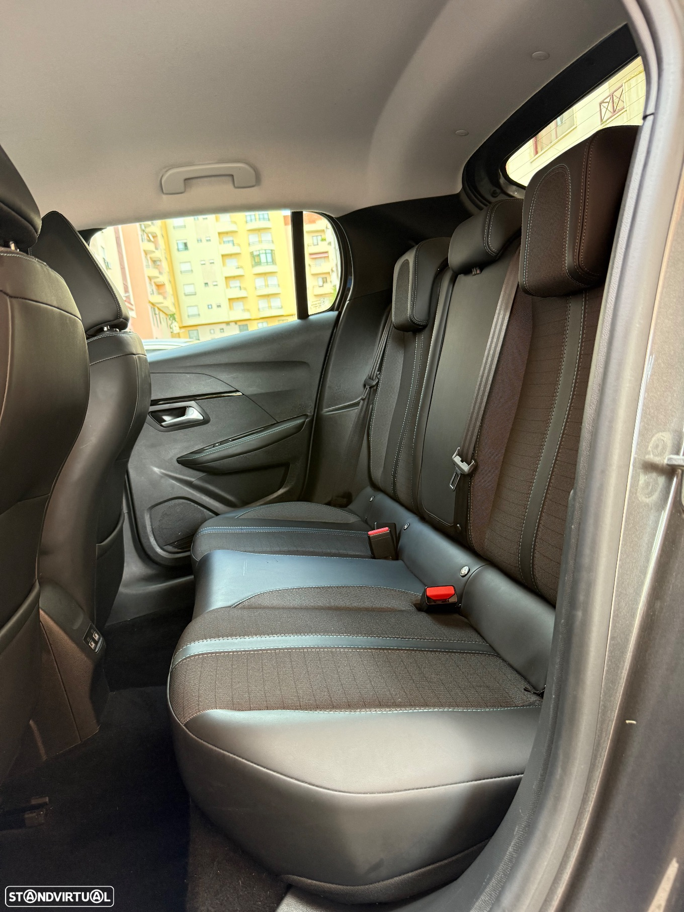 Peugeot 208 1.2 PureTech Allure - 20