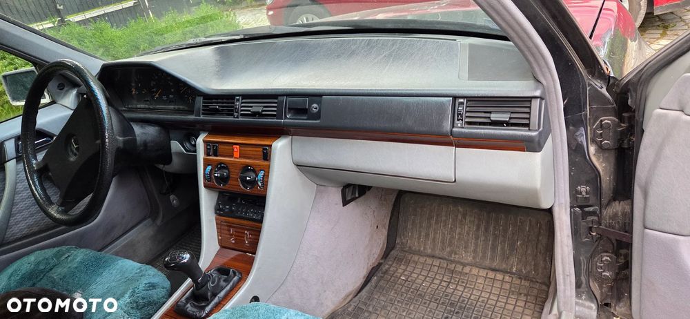 Mercedes-Benz W124 (1984-1993) - 38