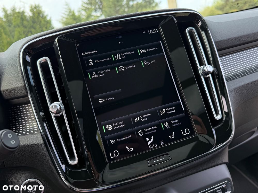 Volvo XC 40 T3 Geartronic RDesign - 33