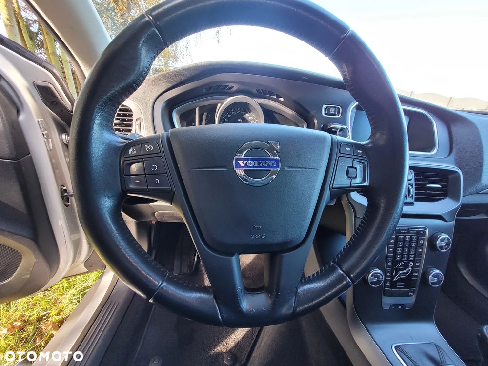 Volvo V40 D2 - 13