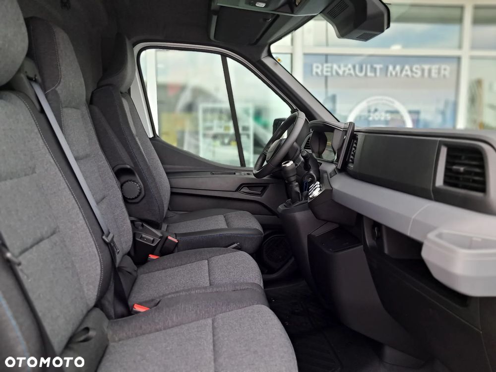 Renault Master Furgon L3H2 2.0 dCi 130KM - 12