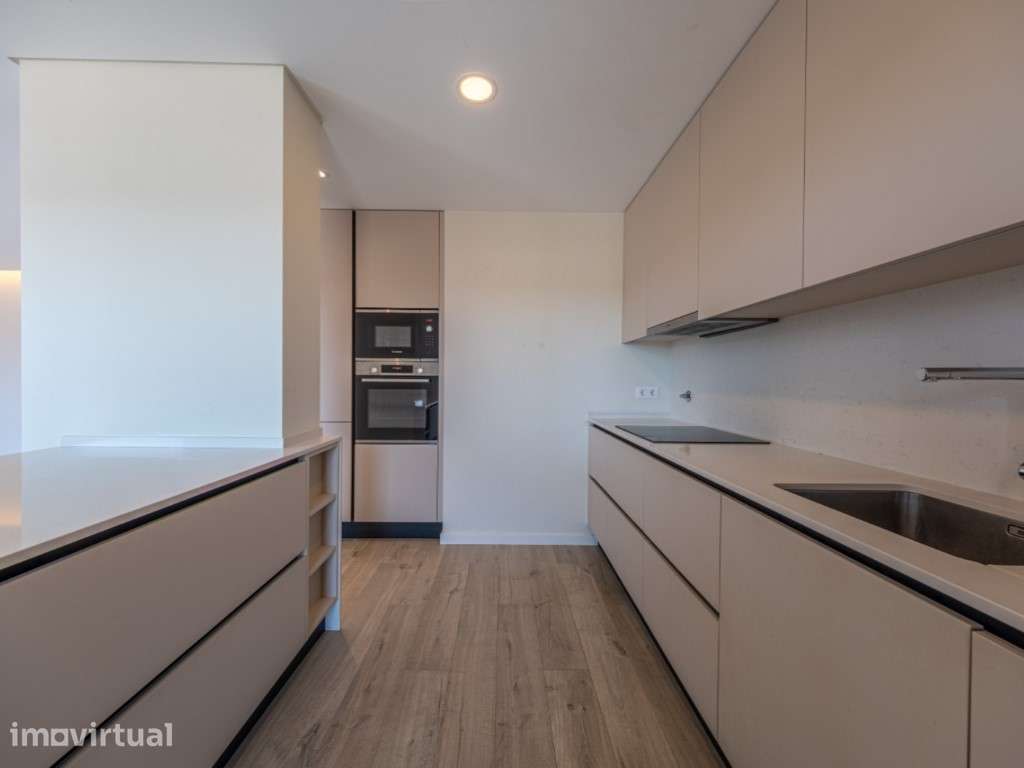 Apartamento T3 Moderno com Varanda, Churrasqueira e Vista Mar - Pra... - Grande imagem: 5/25